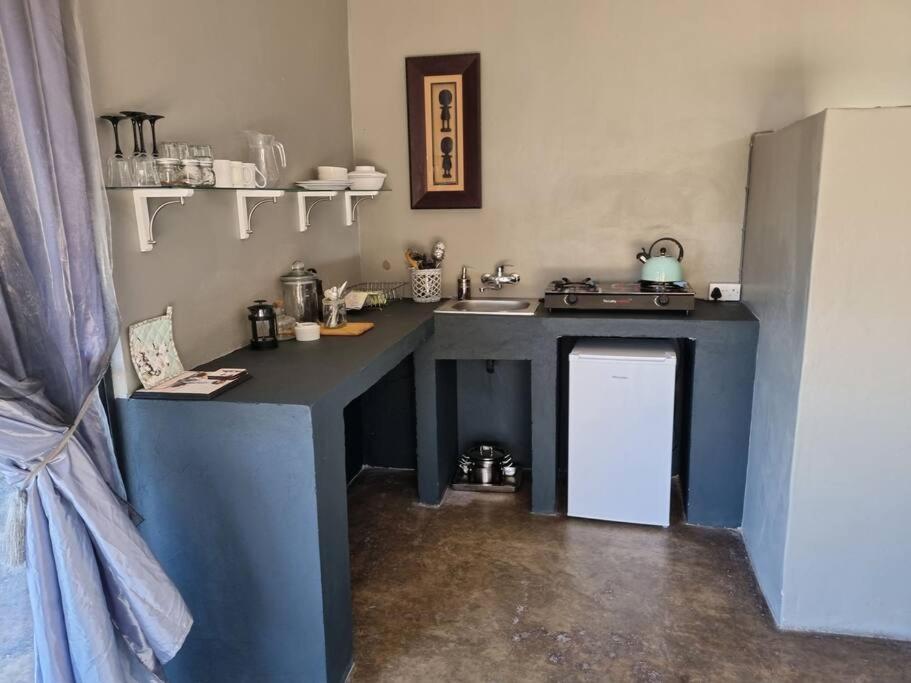 Khemsbok Hackberry House Black Thorn Cottage, Off Grid מראה חיצוני תמונה