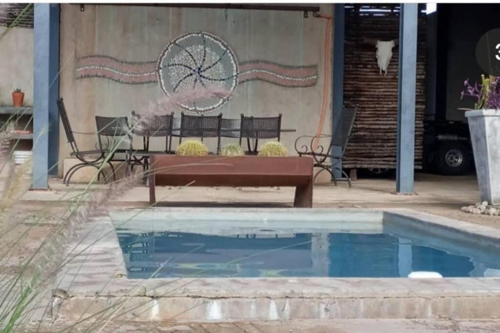 Khemsbok Hackberry House Black Thorn Cottage, Off Grid מראה חיצוני תמונה
